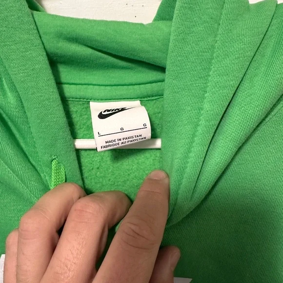 Nike Men's Hoodie in Vibrant Green - Picture 2 of 2